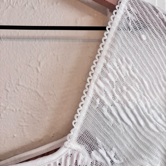 Elegant White Bridal Lace Dress - Picture 3 of 5